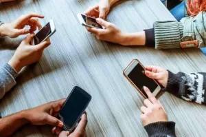 Transformasi Gadget yang Berdampak Bagi Kehidupan Manusia