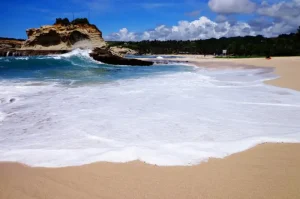 Pantai Klayar, Pantai Indah dengan Pantai Pasir Putih Memukau di Pacitan